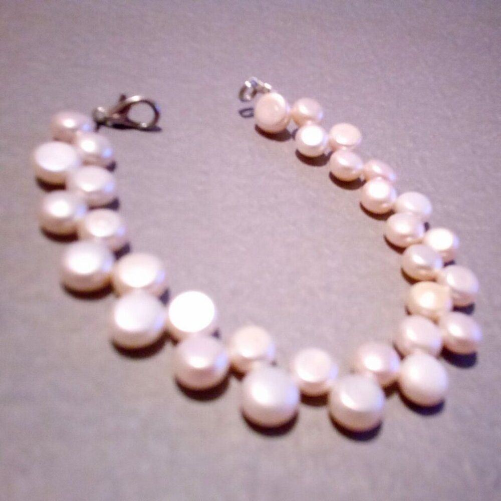 White Genuine Freshwater Pearl Bracelet - Picture 2 of 4